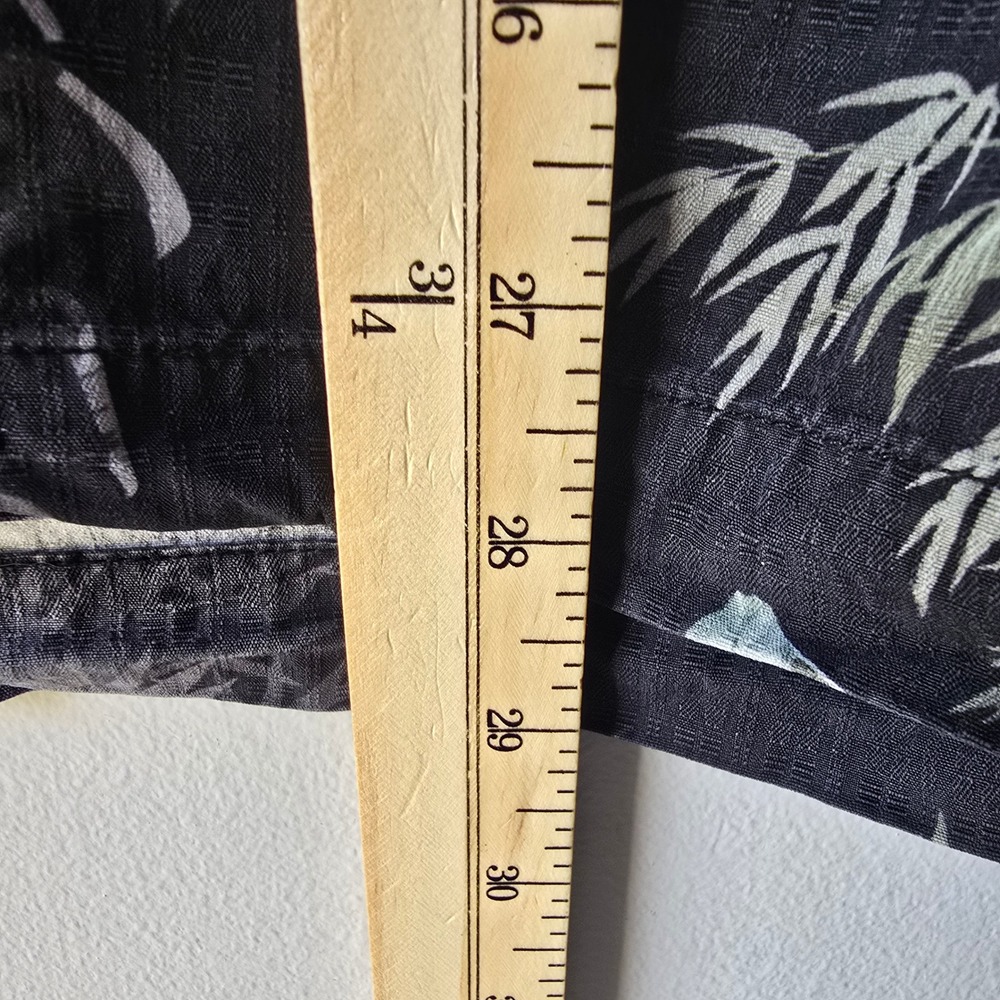 Tommy Bahama Mens Large 100% Silk Black Gray Tropical Palm Bamboo Hawaiian Shirt - Picture 6 of 6